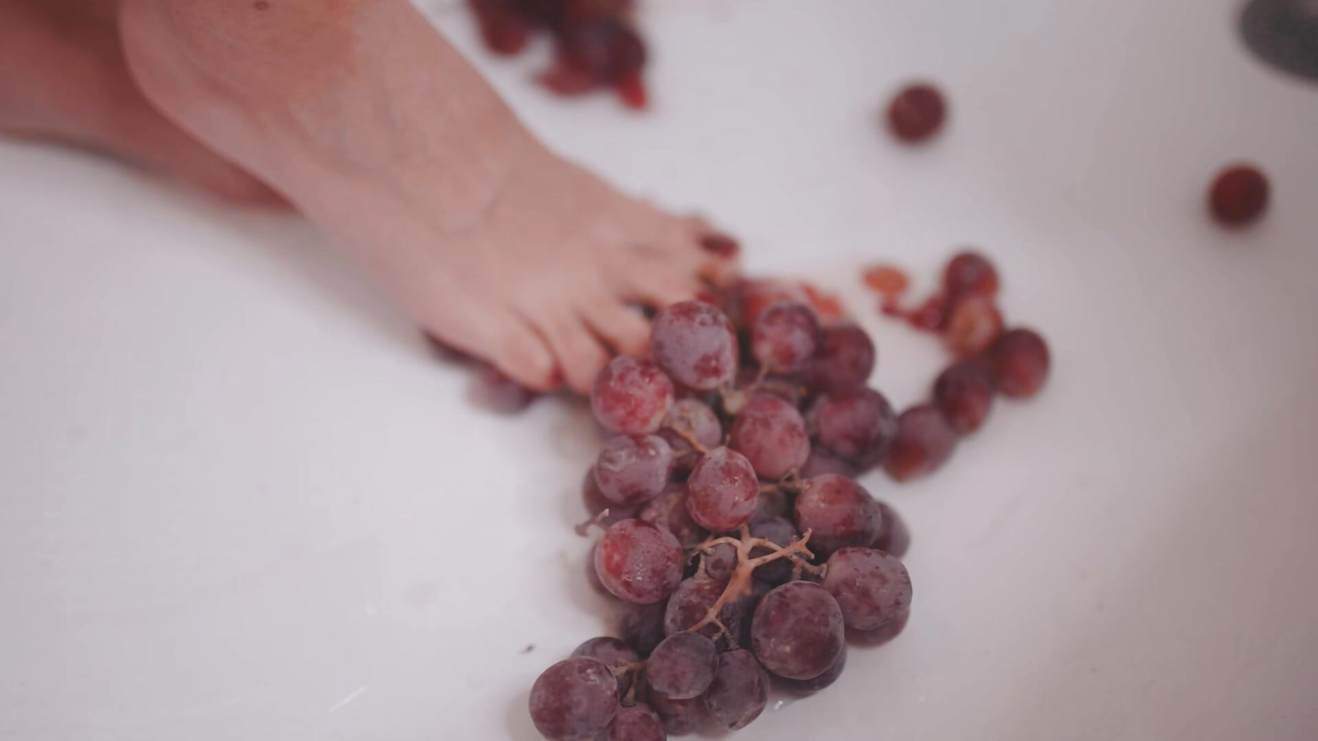 Do you wanna see me destroying the grape?