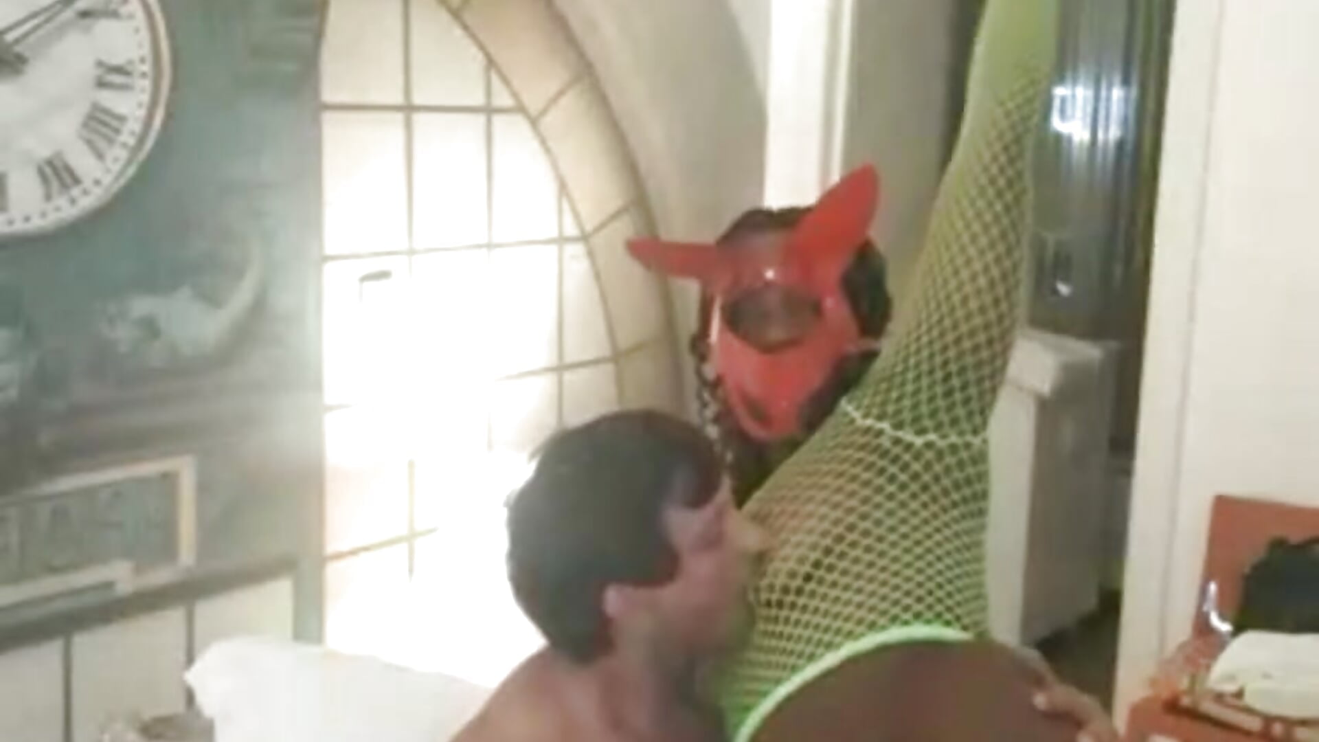 me and a very greedy woman - video của người mẫu cam Lucas_pt