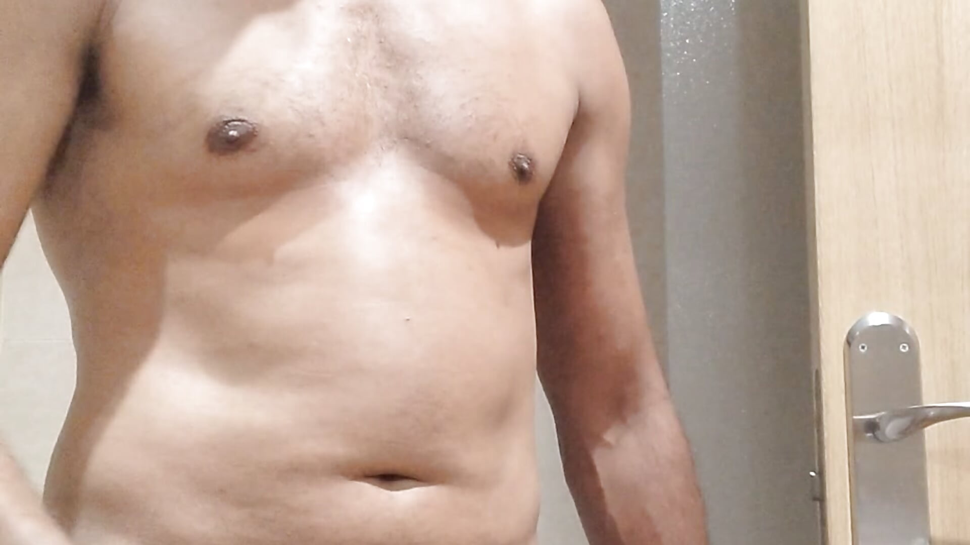 a very nice bath in the hotel room - video của người mẫu cam Lucas_pt