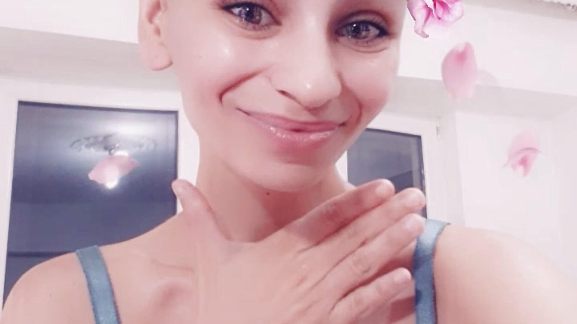 Snapchat-2122471883 20thAUGUST my birthday - video của người mẫu cam hotSANDRA_STARR