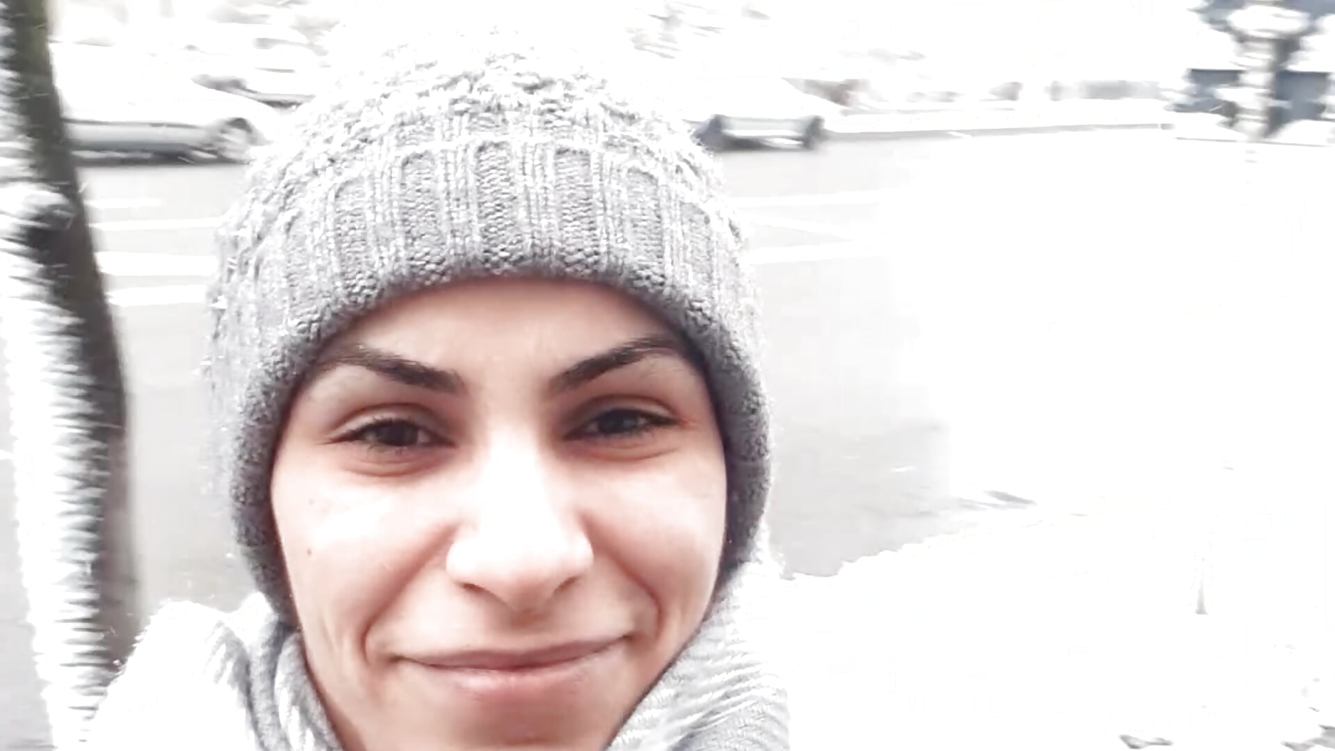 20221205_102001  TOKENS SNOW WALK FUN - video của người mẫu cam hotSANDRA_STARR