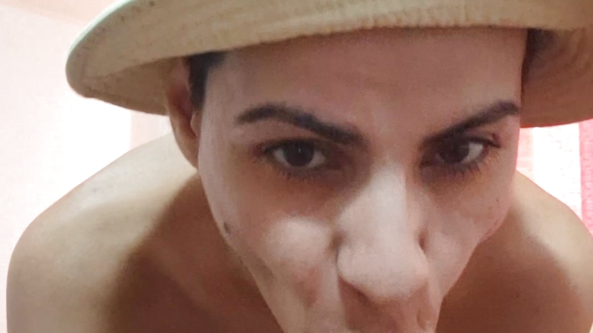 20250428_190132YEAR 2025 - video của người mẫu cam hotSANDRA_STARR