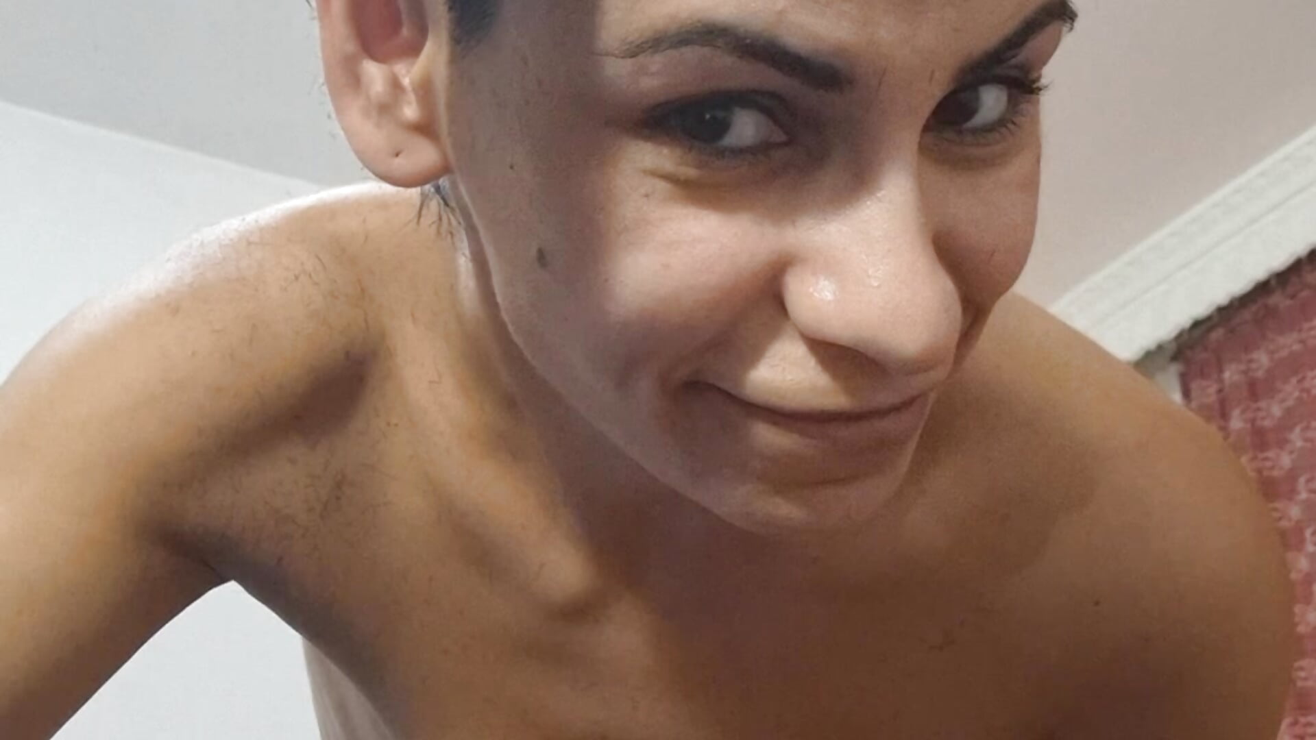 1000019211 ȘHAVE HEAD year 2025🪒🧼🚽🧹🧺🧻🪣 - video của người mẫu cam hotSANDRA_STARR