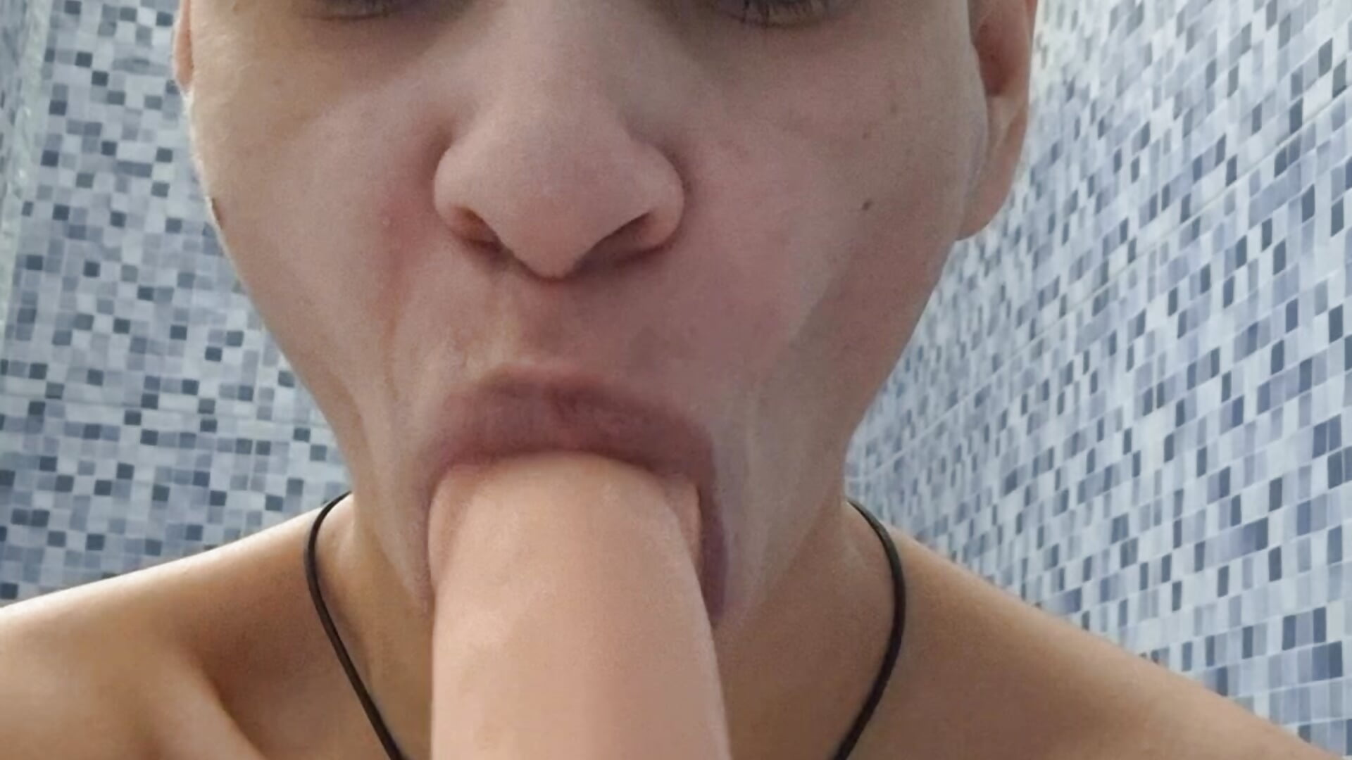 20250418_070456 BATH SUCK COCK🦺 - video của người mẫu cam hotSANDRA_STARR