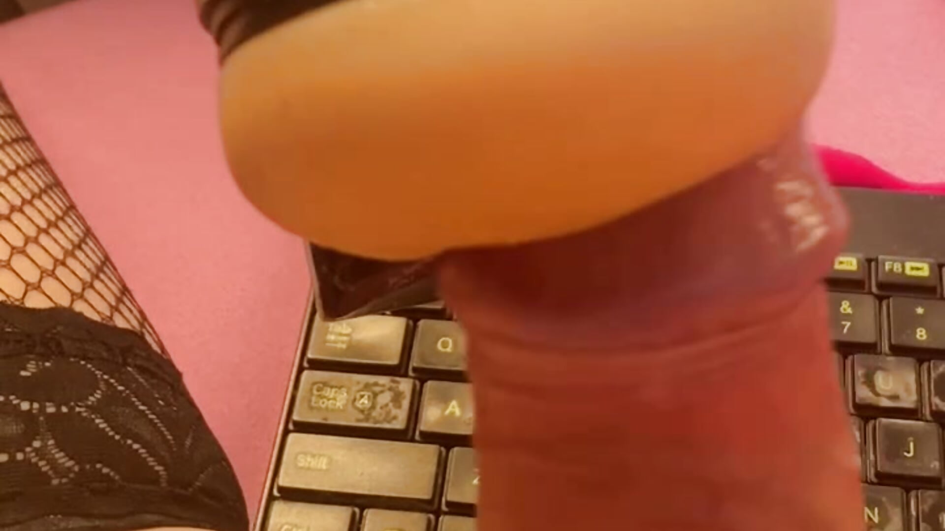 Play w/ my Cock using my new TOY🍆💦