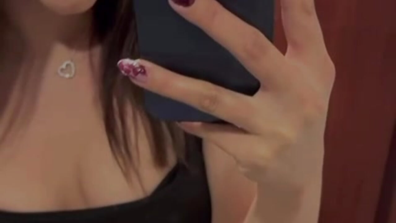 Come closer and conquer me with whispers at the ear 🥰 - Kim_Blane主播的视频