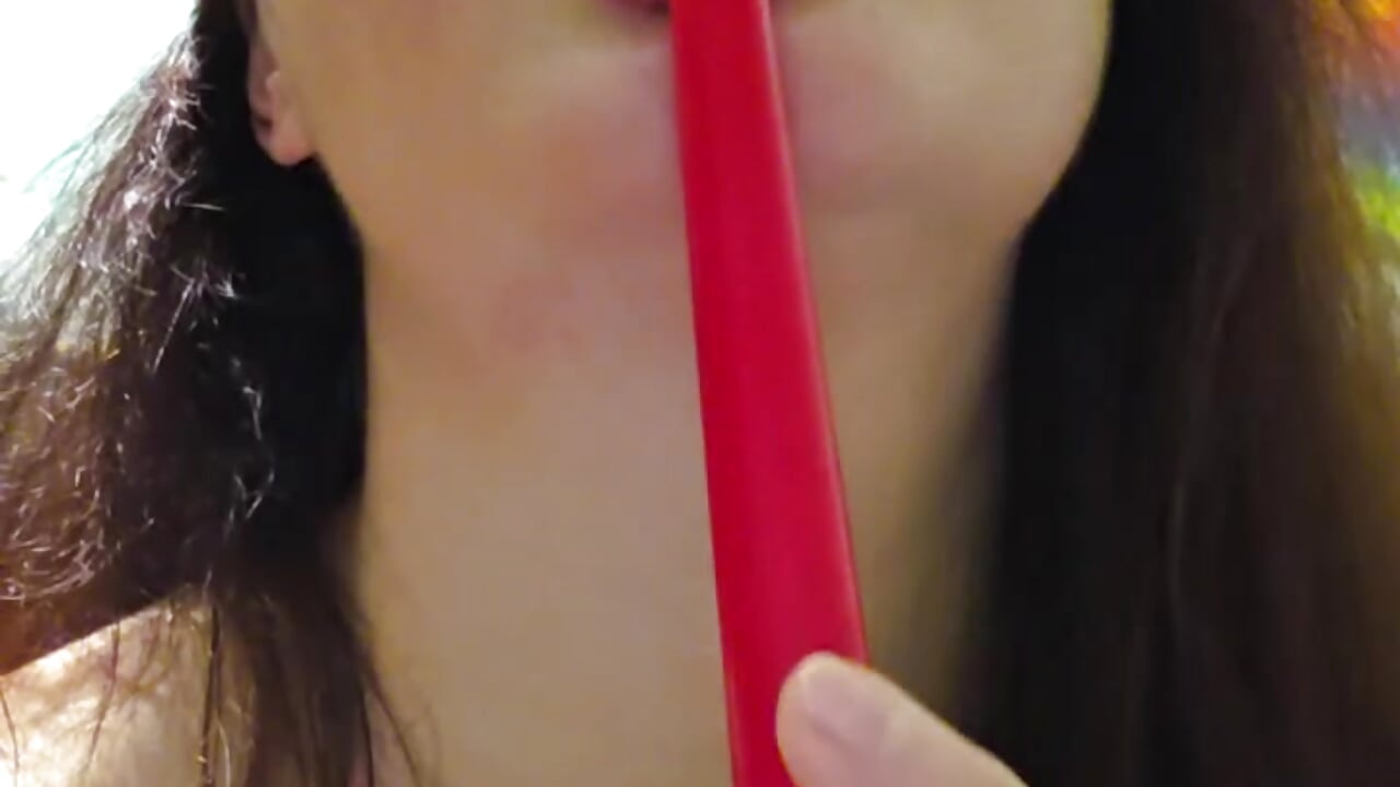 Annyi mindent lehetne csinálni ezzel a gyertyával 😋🤭 - video by Analimado18 cam model