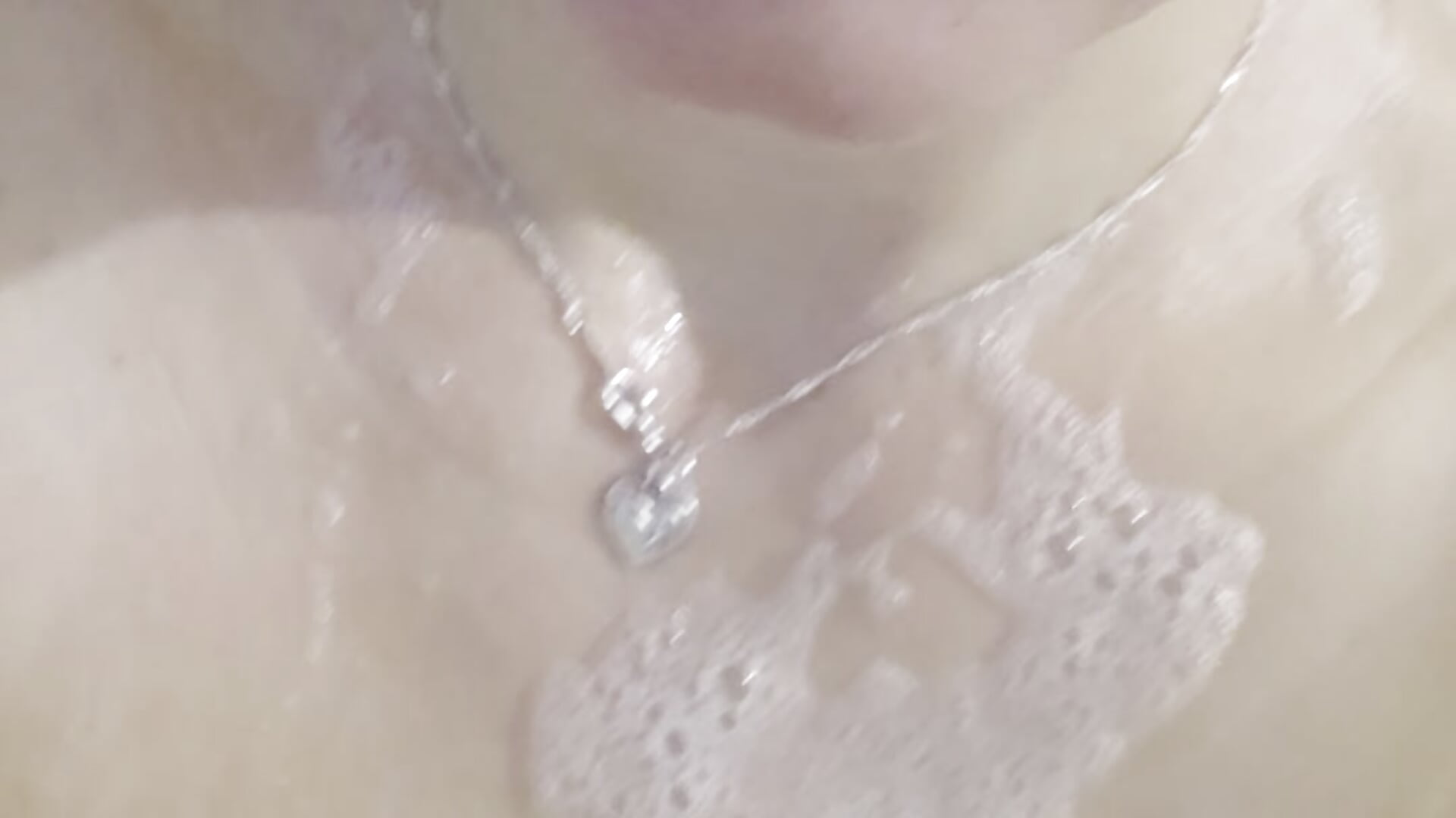 Végig folyik a hab a testemen... - video by Analimado18 cam model