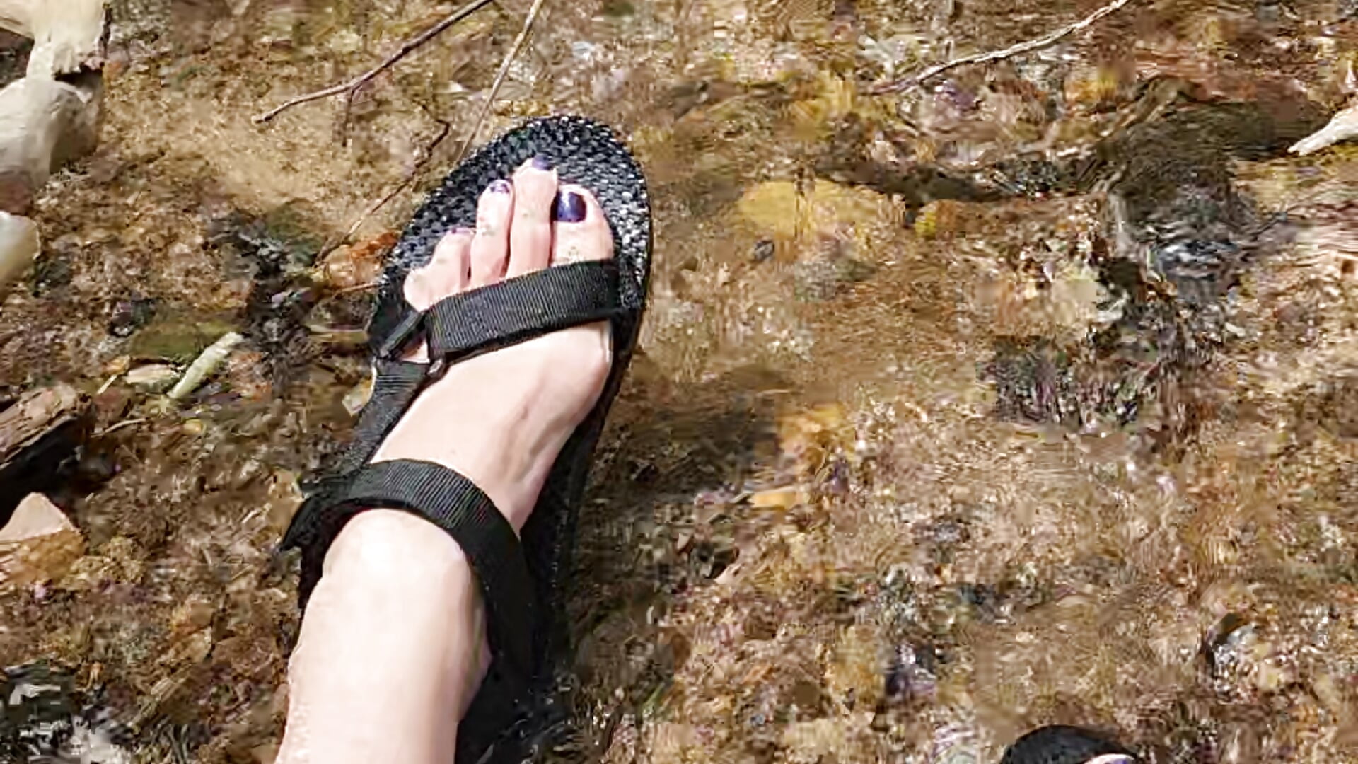 Feet in the Creek 💦 - video by zorii_love cam model