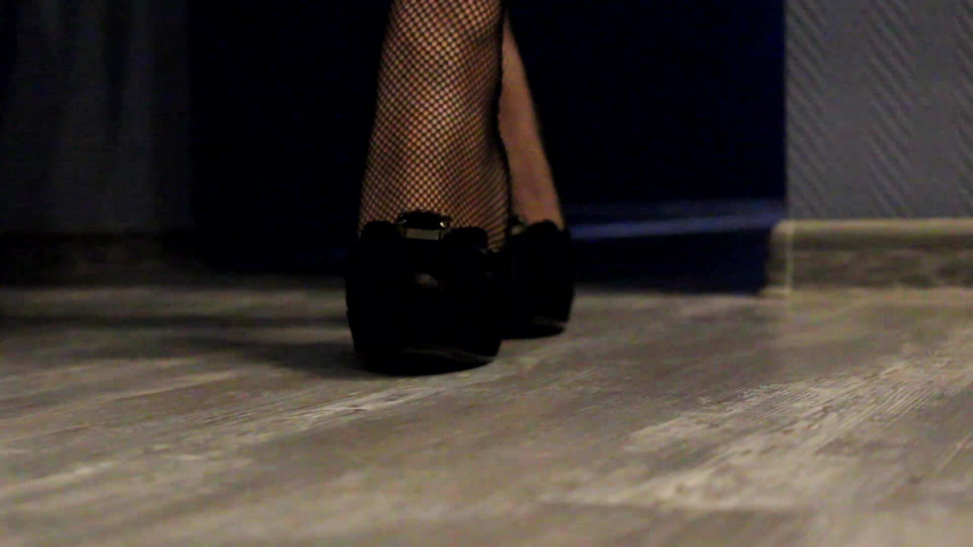 heels - video by AlisaMisty cam model