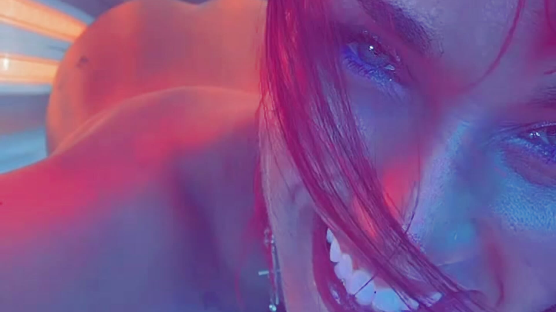 Tan Time!! - video oleh DesereaRose