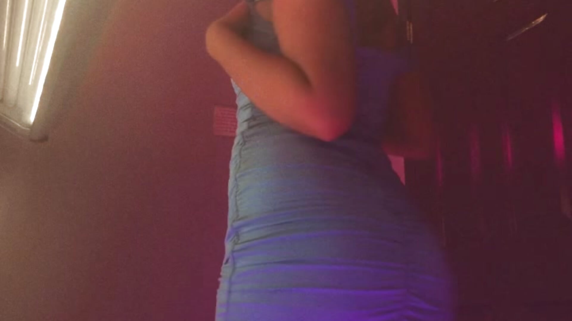 get naked at the tanning salon… - video by Phoenix_May cam model
