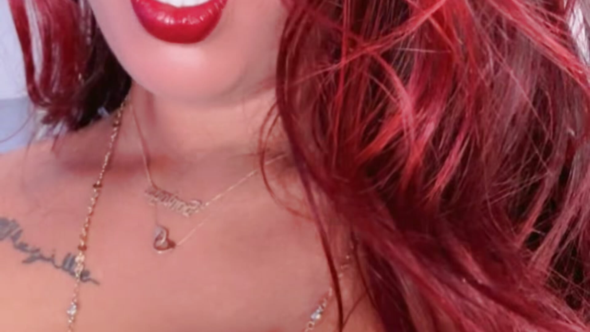 Red✨✨✨✨ - video by DesereaRose cam model