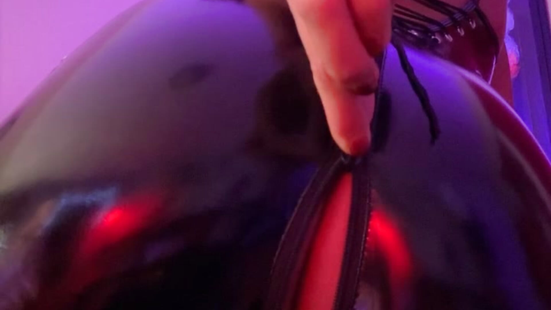 Zip that latex - video by Phoenix_May cam model