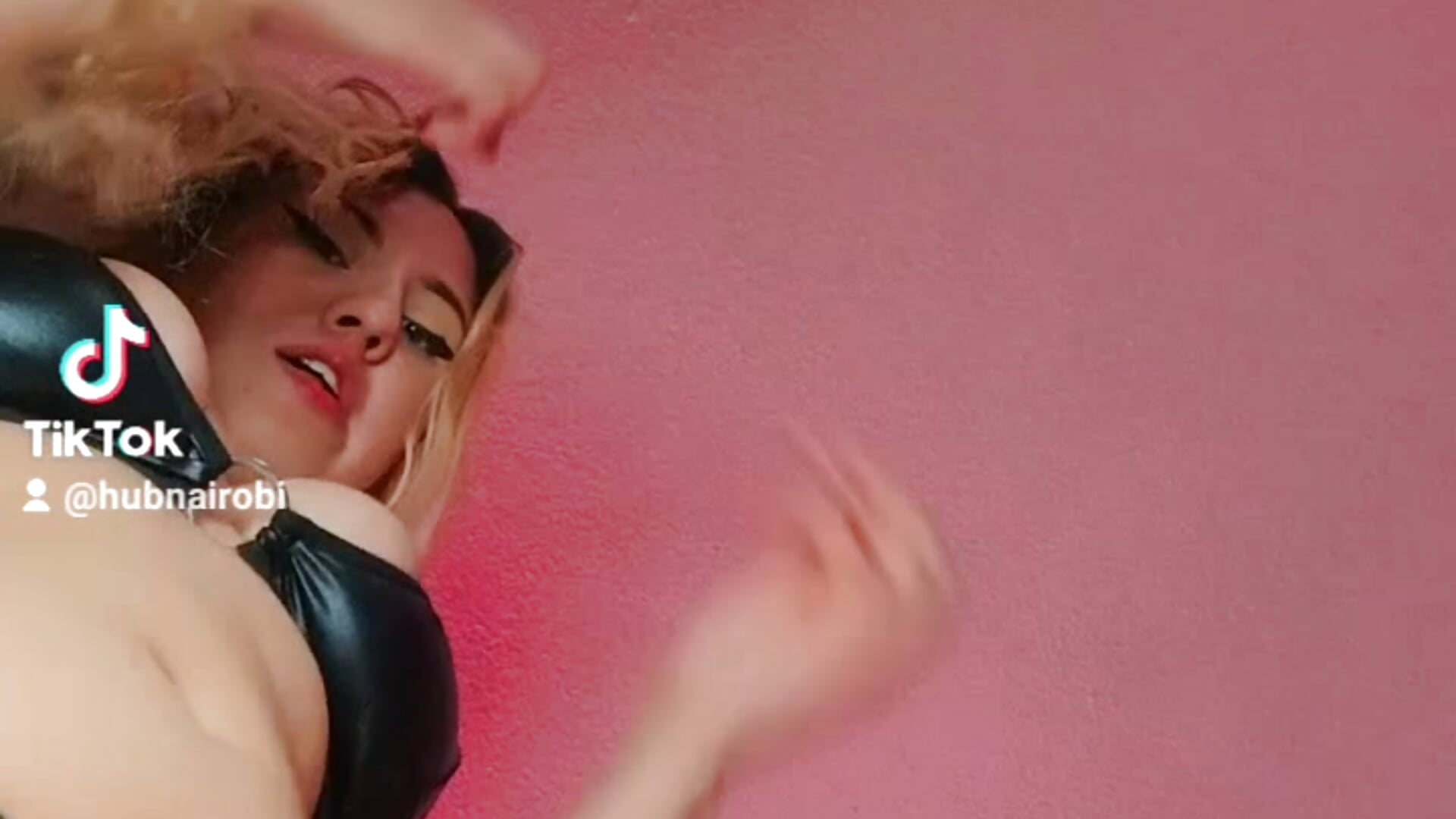 Ride anal 🫦 - video by NibiruNairobi69 cam model