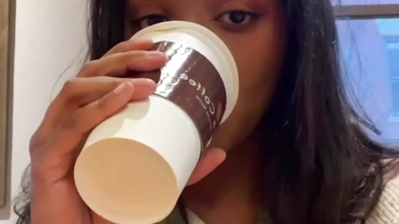 trying coffee shops! - video by moonsoda cam model
