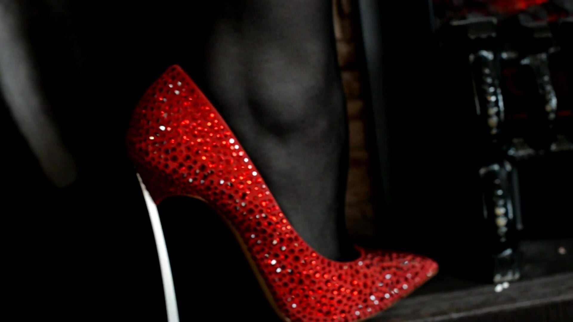 Obsession - video by FinDomGod cam model