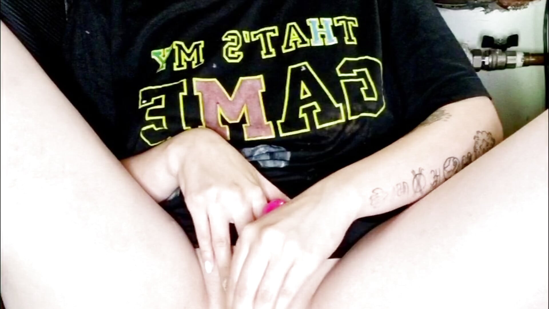 home masturbation - video by LazyTanukii cam model