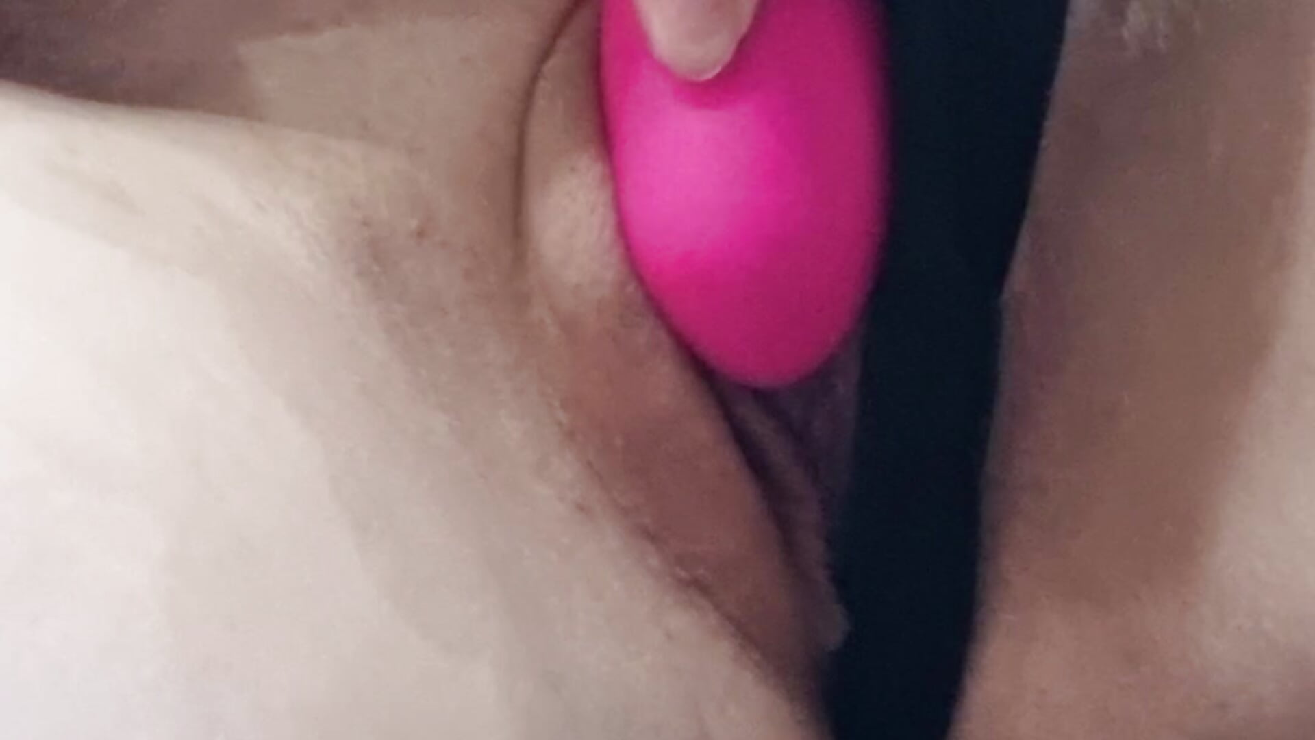 Vape and orgasm - video by LazyTanukii cam model