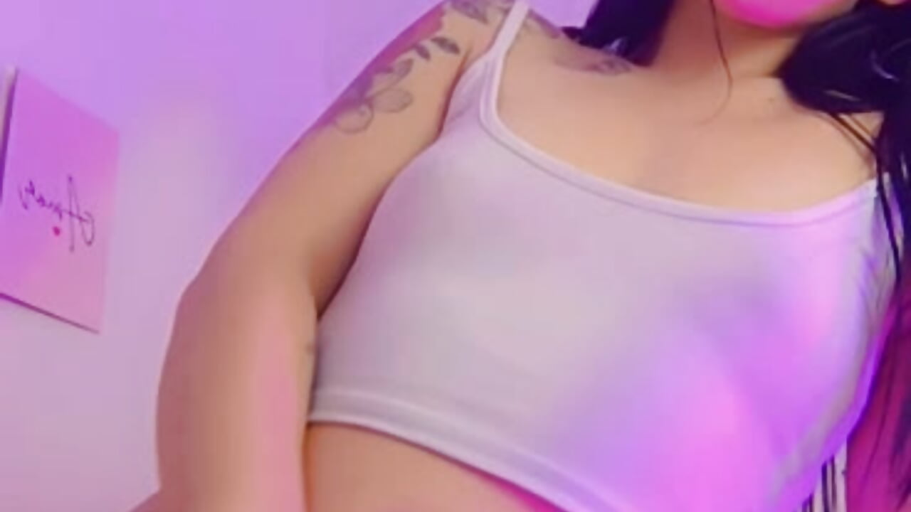 Leyla_red