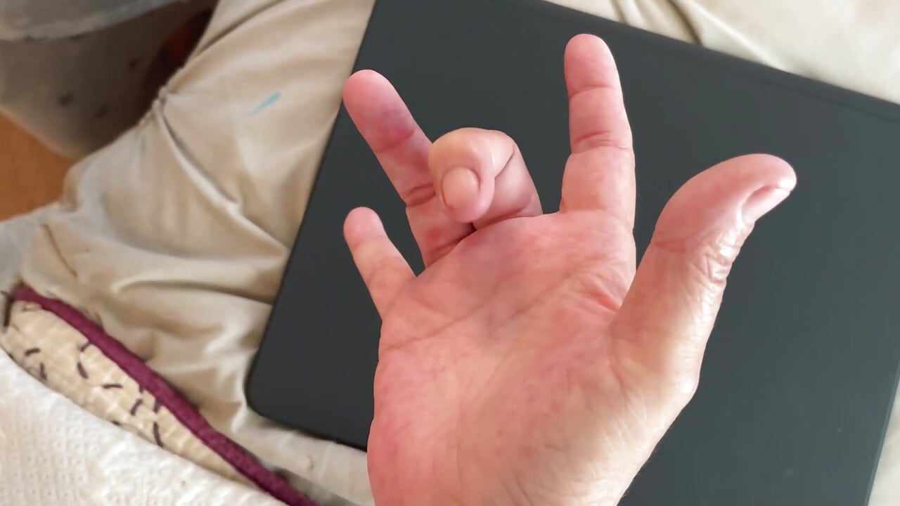 Trigger Finger Tip - video by Jujutopia cam model