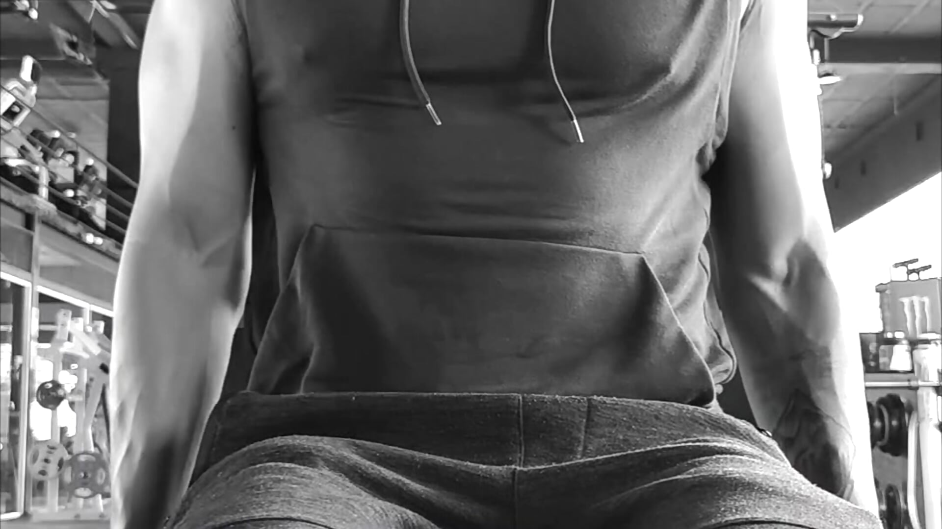 Working out/ entrenando 3 - video by towers_j cam model