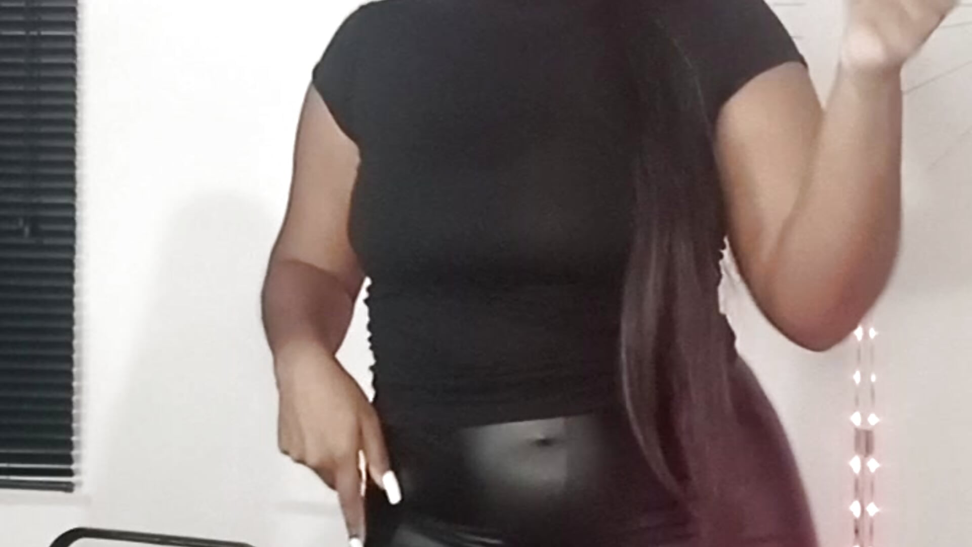 VID_20230423_031617 - video by sharom_smith1 cam model