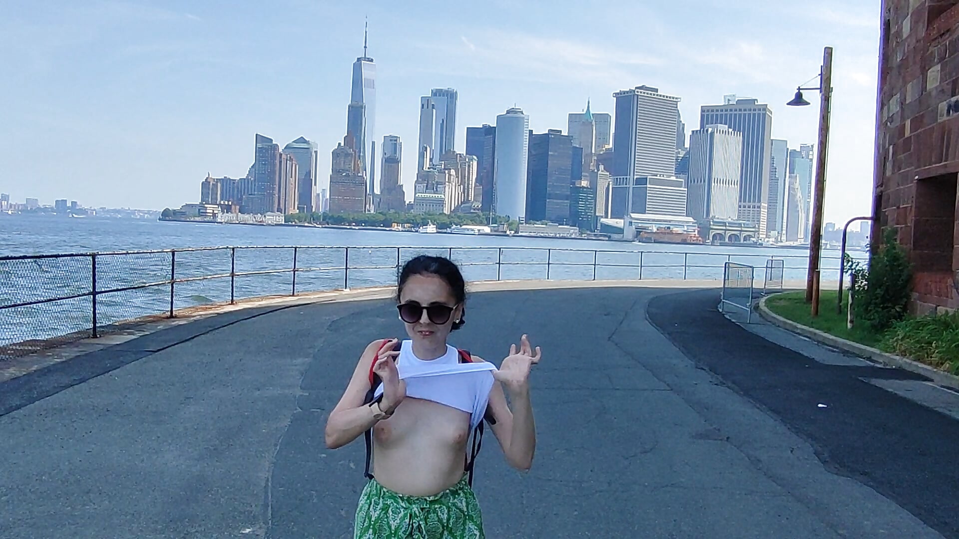 Flash boobs 2 governors island New york - Video von cleophee Cam-Model