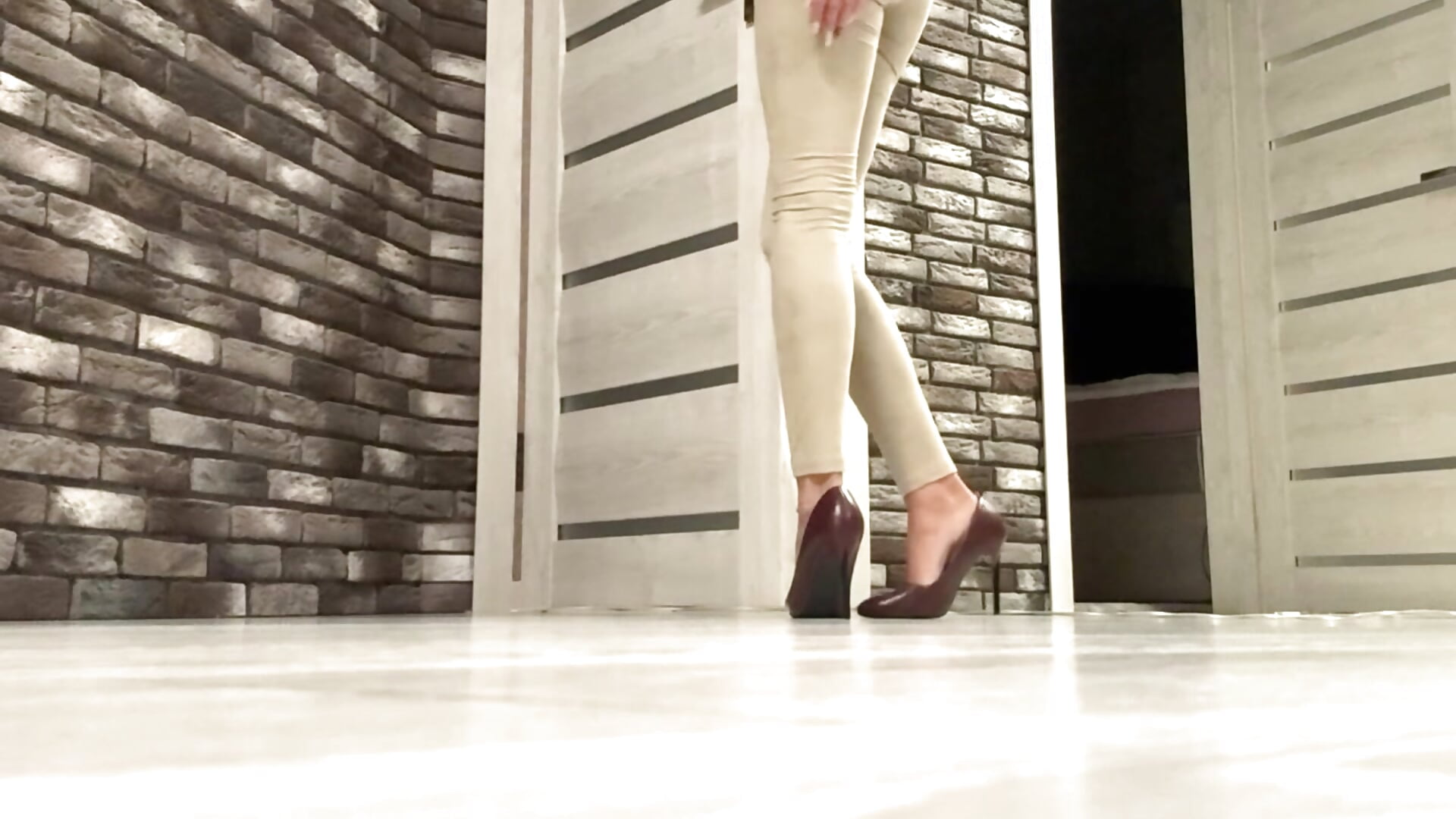 Feet tease - video oleh model kamera StarryHanna