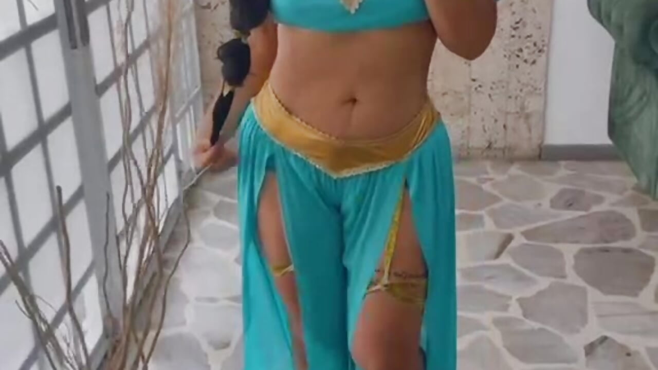 Princesa Jasmine – video modela na kameri Maddysex_