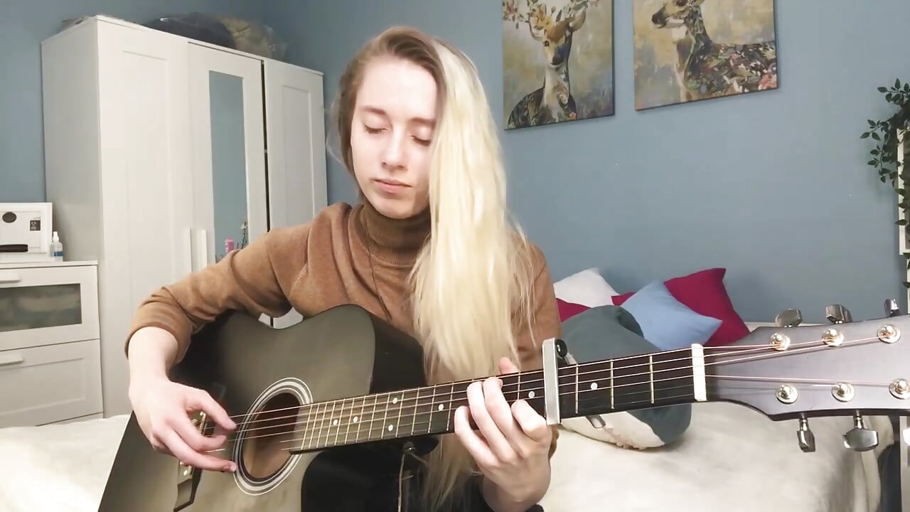 trim,964548E7-6989-45E4-B1AA-9250C0485375 - video di AnabelFrel modella di cam