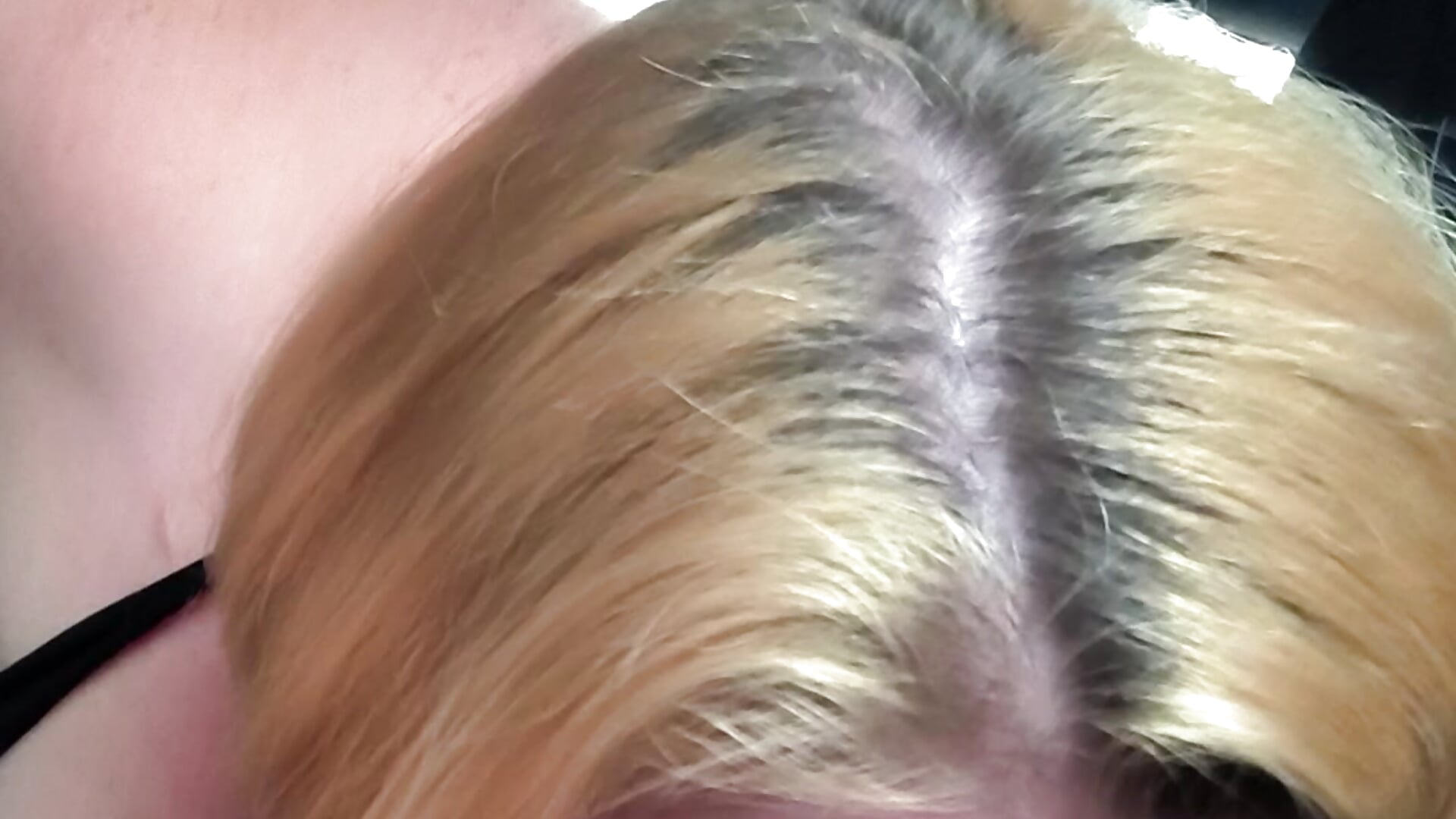 Je suce Mr X dans la voiture - video by winniess40 cam model