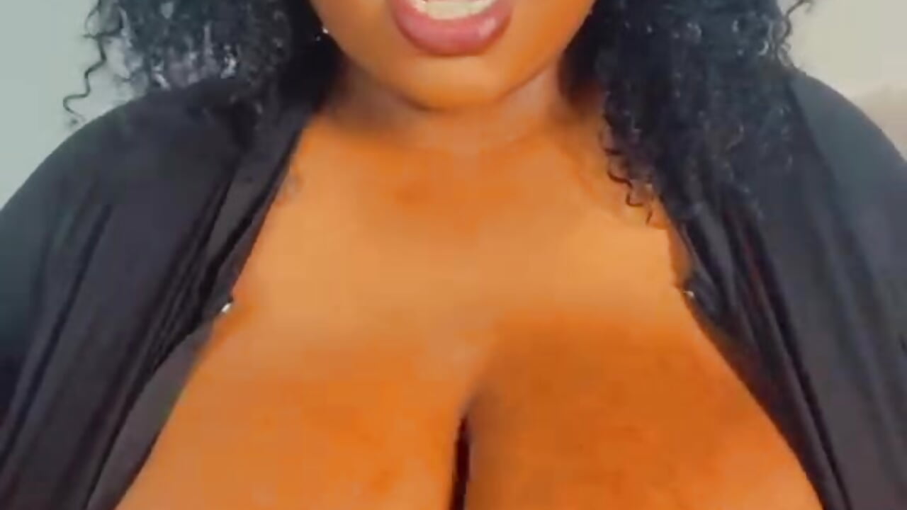 hot tits 🥵🤤 – video af angelGgold cam-model