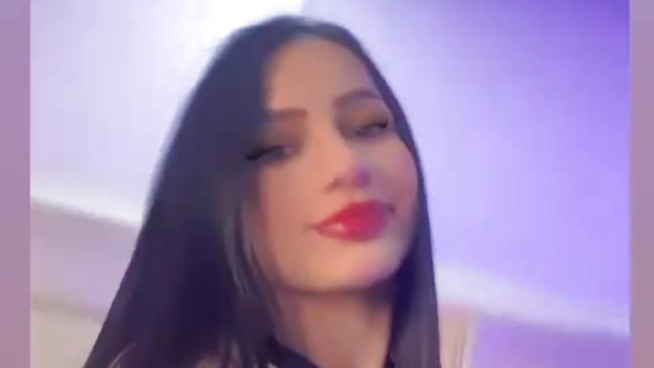 kiss for u ♥ - video by Vivi_prinncess cam model