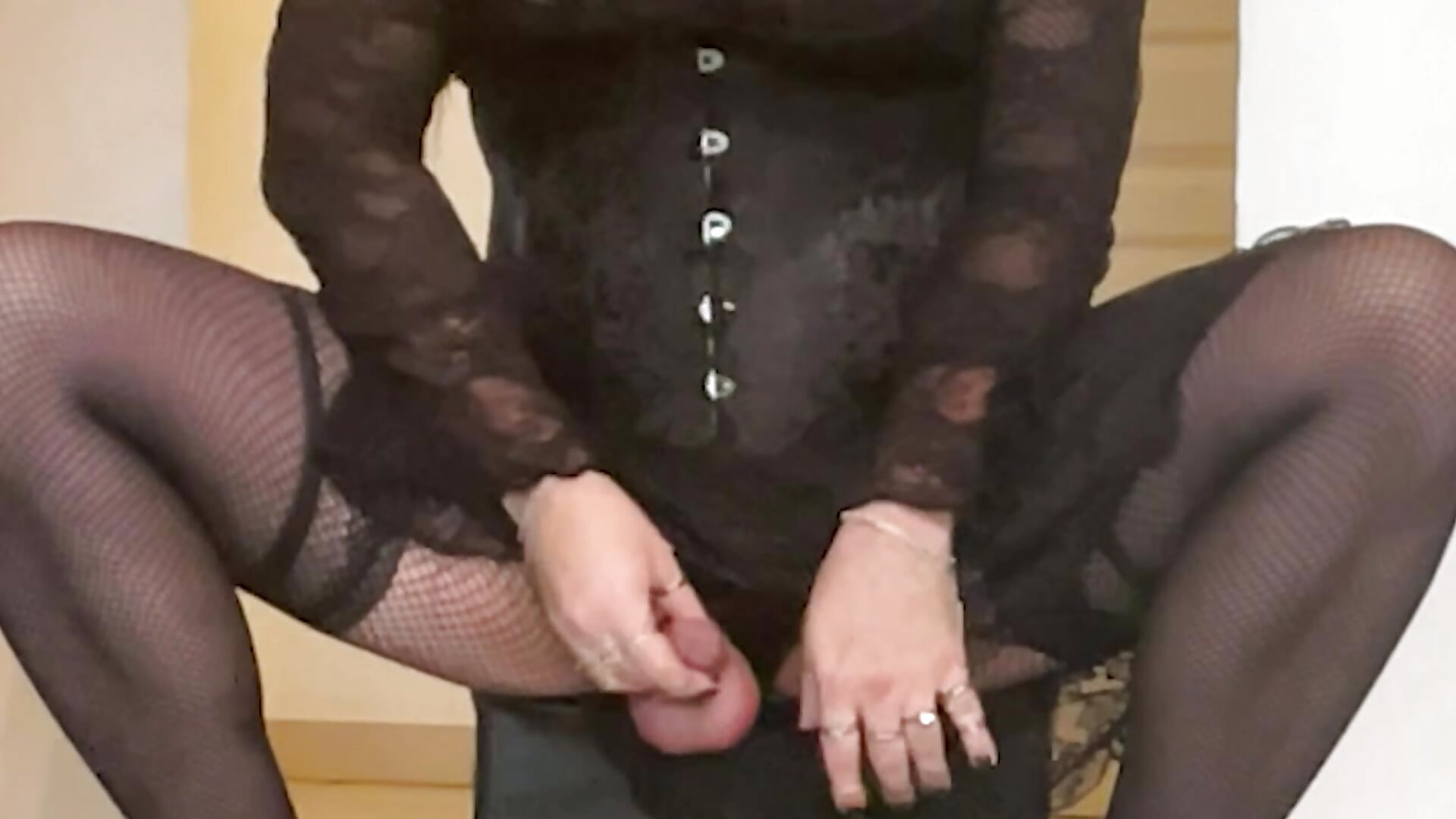 En cage et un cumshot - video by Erika_trav07 cam model