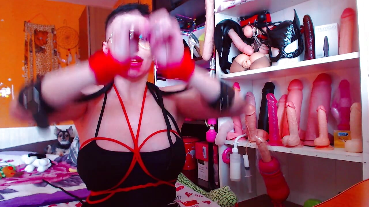 BONDAGE ❤ - vidéo du modèle de showcams cuminmenowbbyx