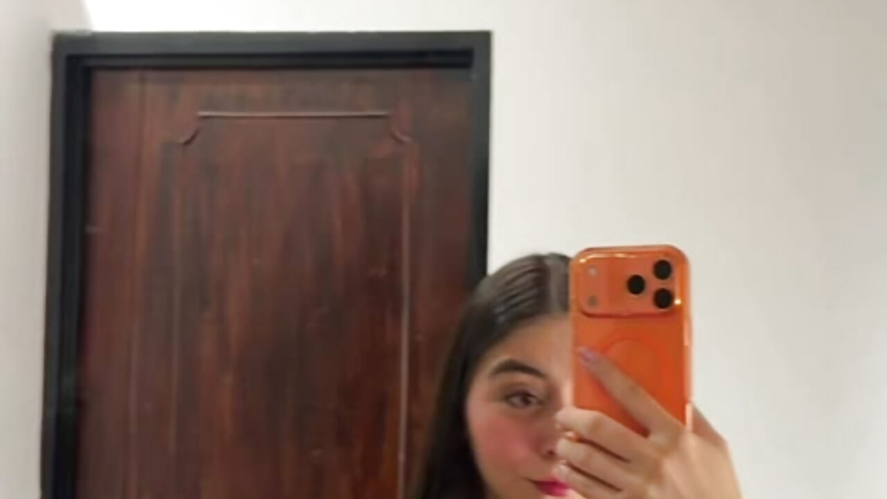 I'm abad girl, but you make me want to be more bad 😈 - video của người mẫu cam Bellapazzia