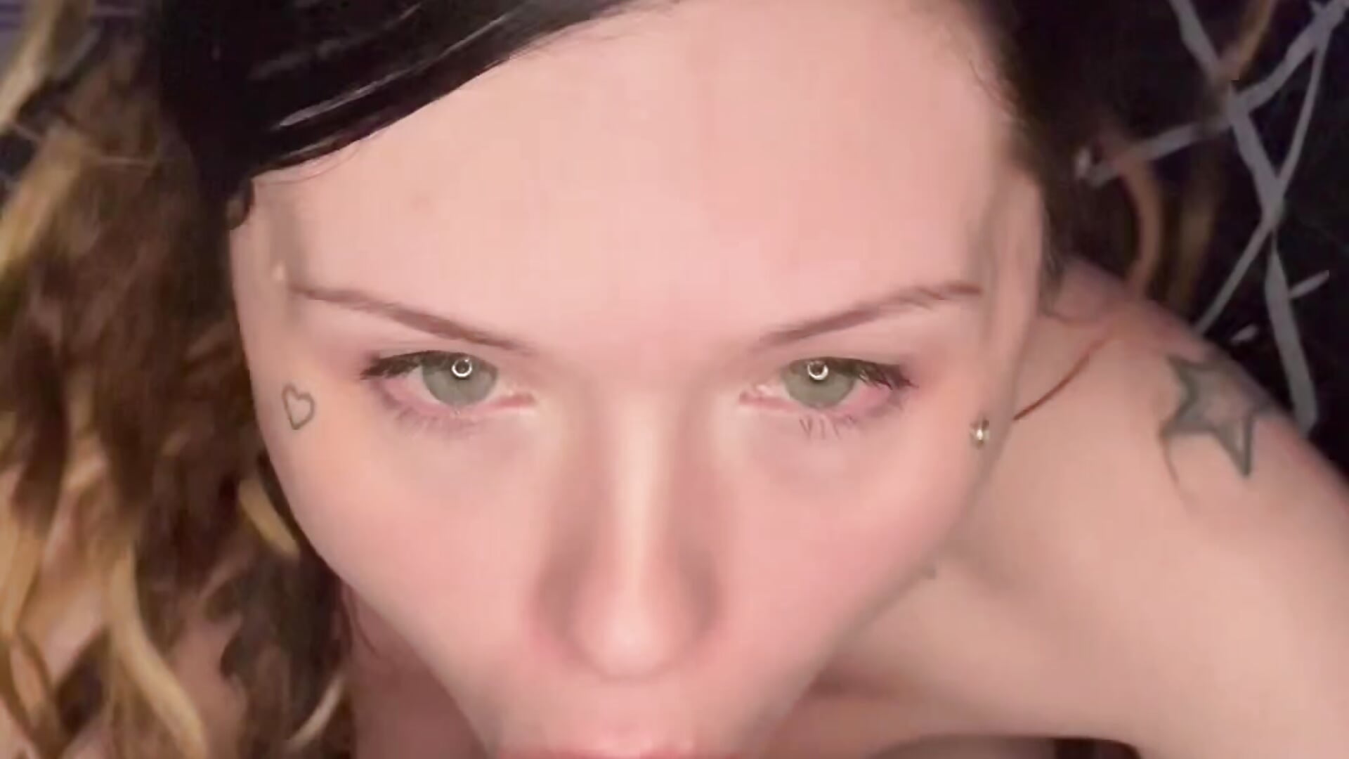 Hardcore Throat Fuck & Squat fuck warm up✨ - BlaizeyBBy 캠 모델의 동영상