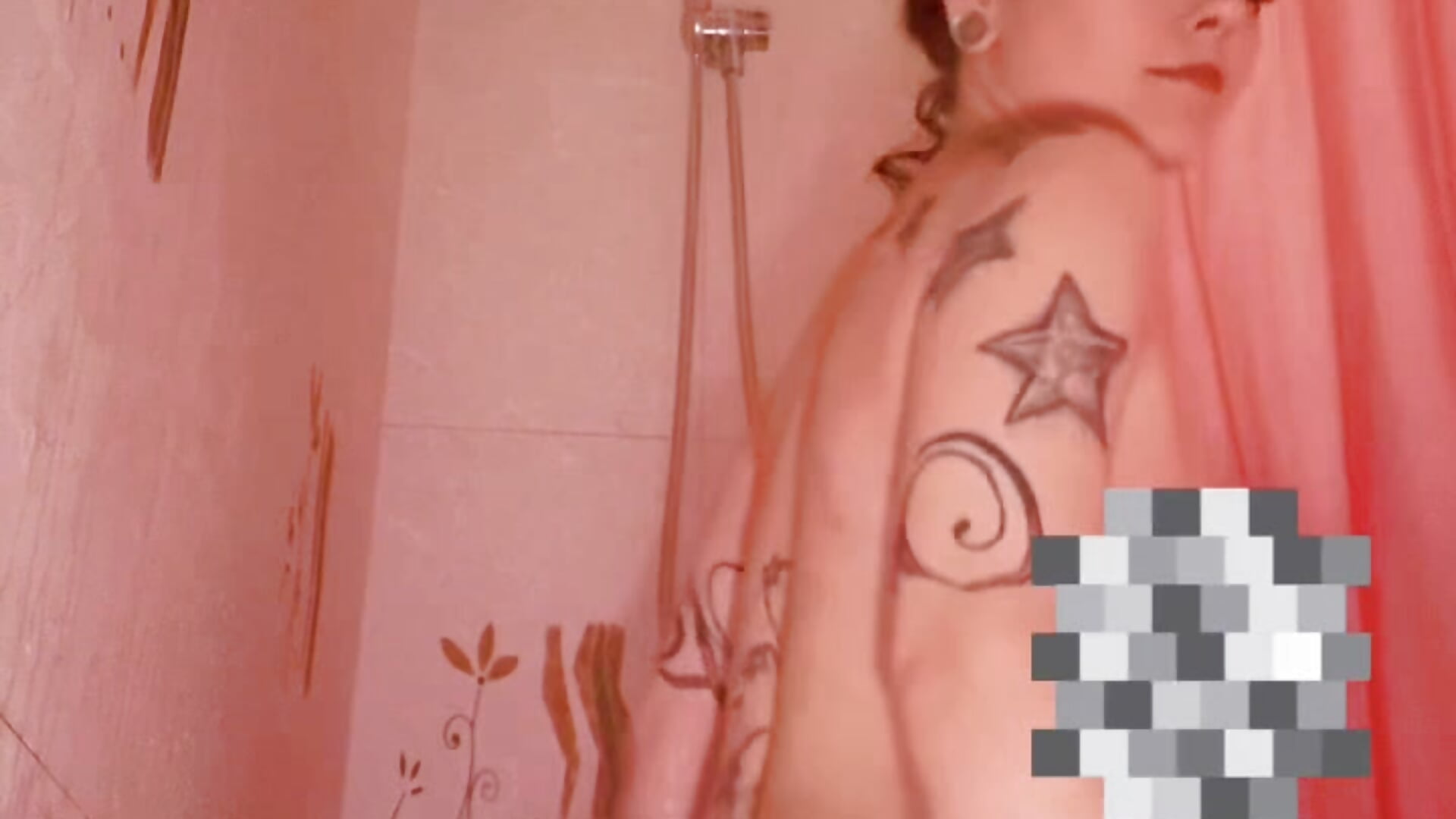 Showering with your GF *Trailer* - BlaizeyBBy adlı kamera modelinin videosu