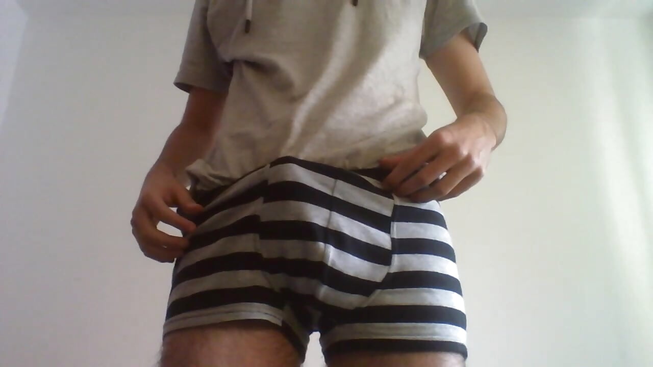 Surprise - video by azyx11 cam model