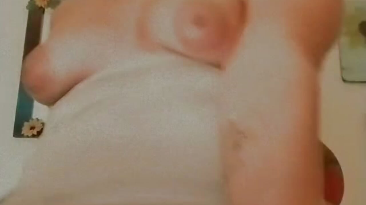 Unlock Friends 😏 for only 23 tokens ! Ride my dildo 🤤 - video by soynanabela28 cam model