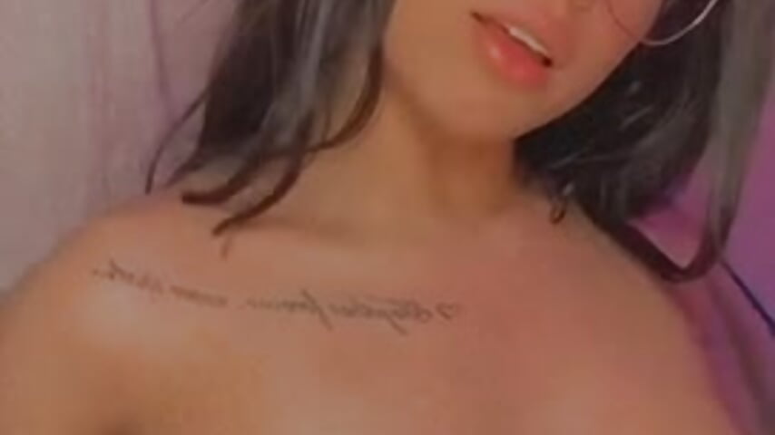 Oil boobs - video by xlovelygirlx cam model