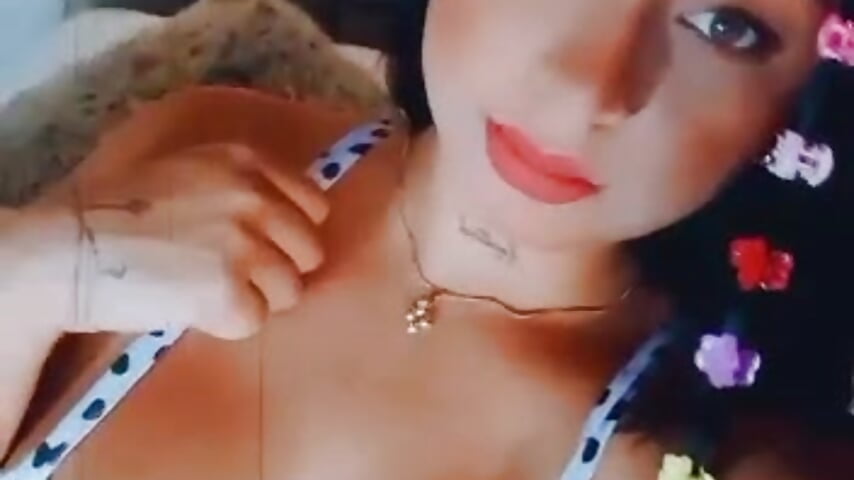 Boobs OUT! - video av miss_hope cam model