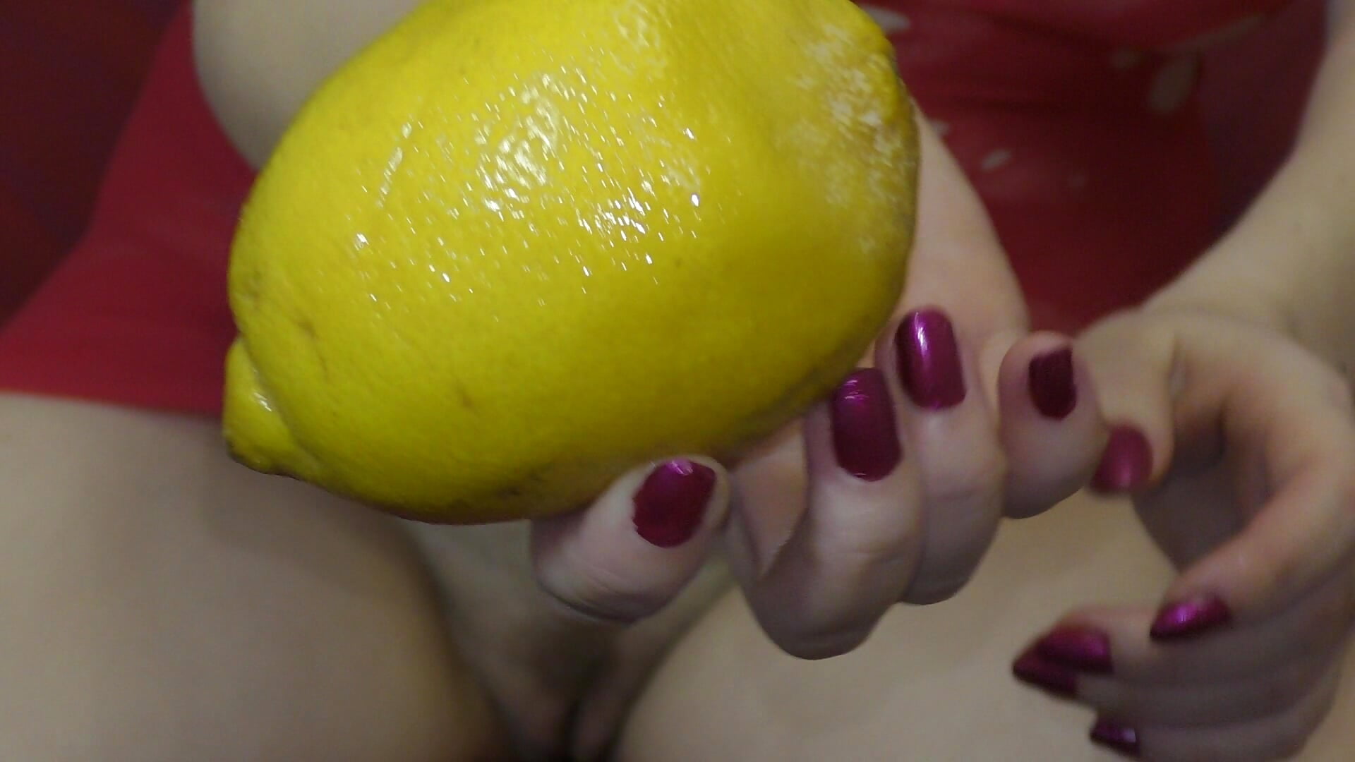 limon in pussy (round objects in the hole) - Video von callme_Anna Cam-Model