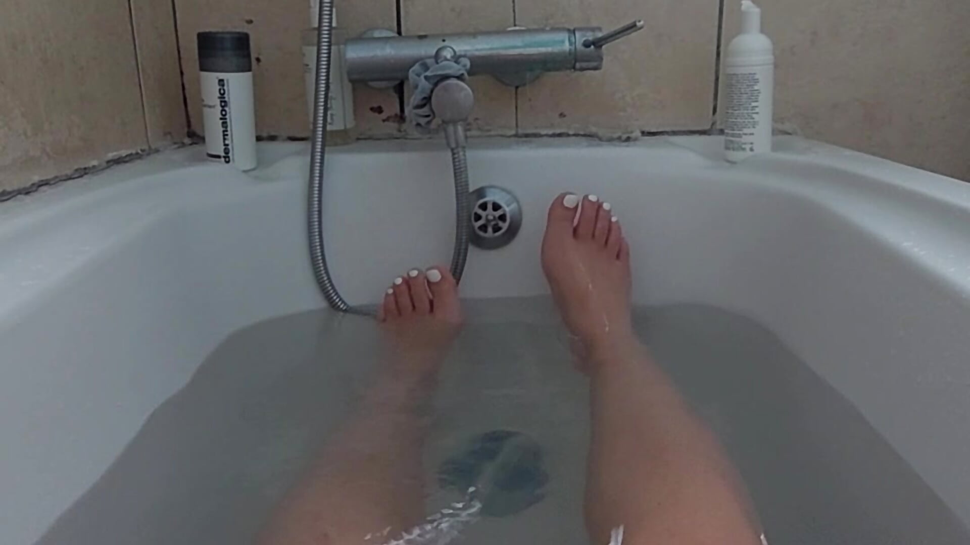 Twinkle toes 💦👣 - video by TassiTyne cam model