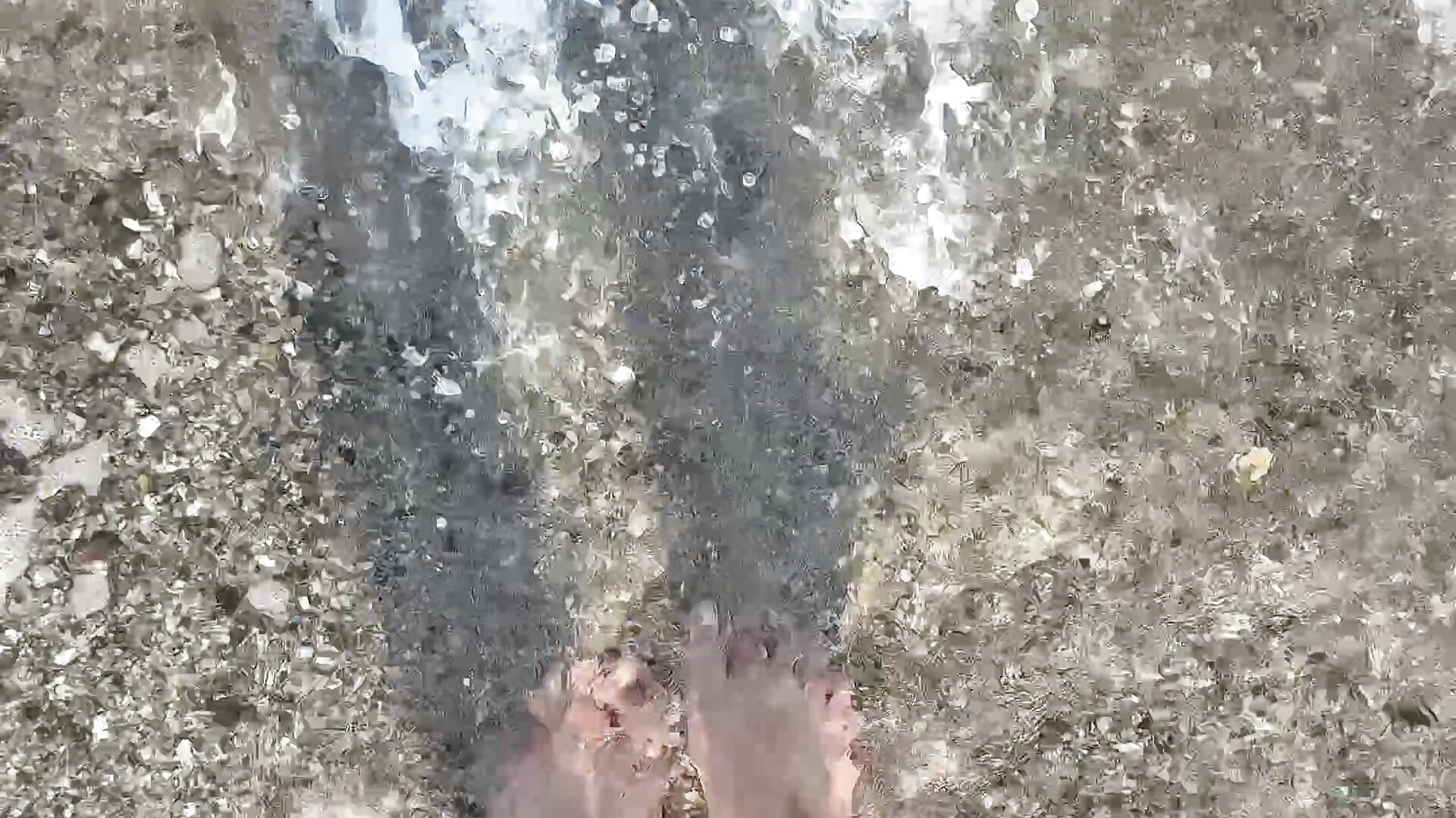 Beach Vibes & Bare Feet 🌊👣