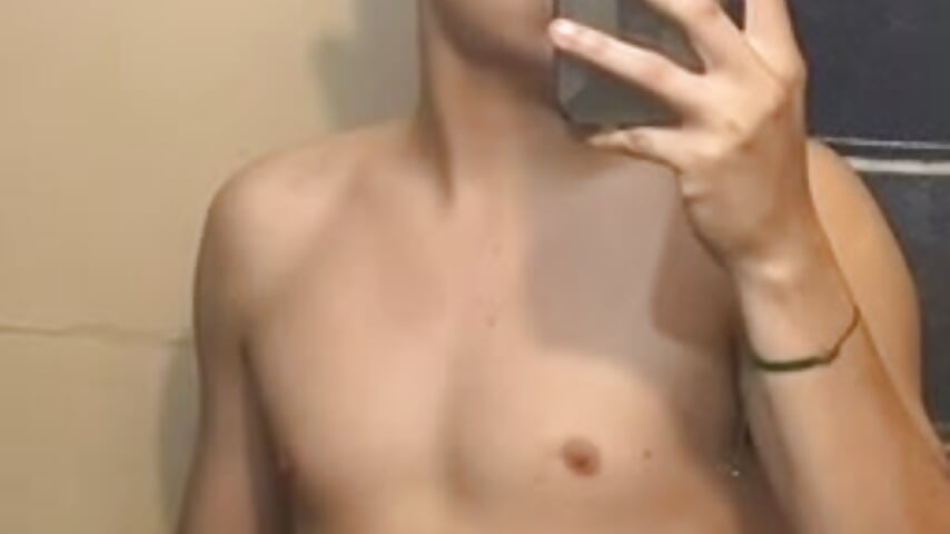 profile-intro-video-1676526369 - video by EliudGomez cam model