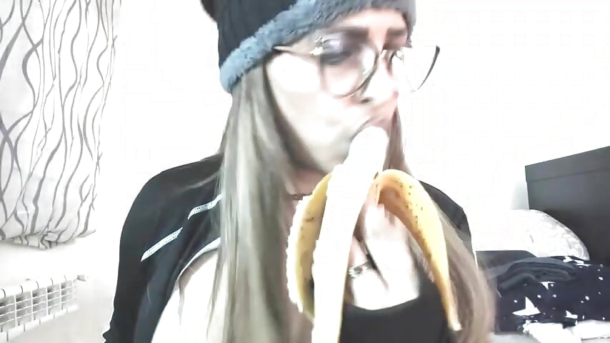 Don't stop watching it!!! Sexy blowjob and licking show mmmmmmm - video by CristalDivine cam model