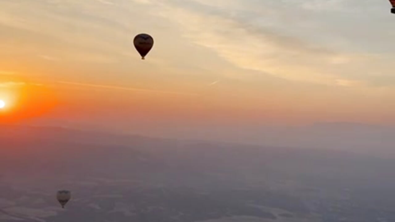 air hot ballooning - video by FancyRoom cam model