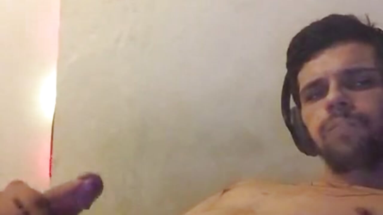 Fumando cigarro e gozando litros - Vídeo de Zyon-hd, modelo de vídeos